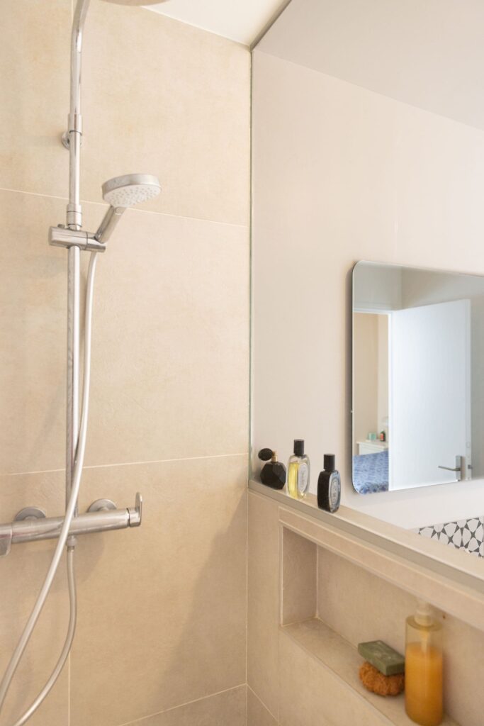 Douche avec niche clichy