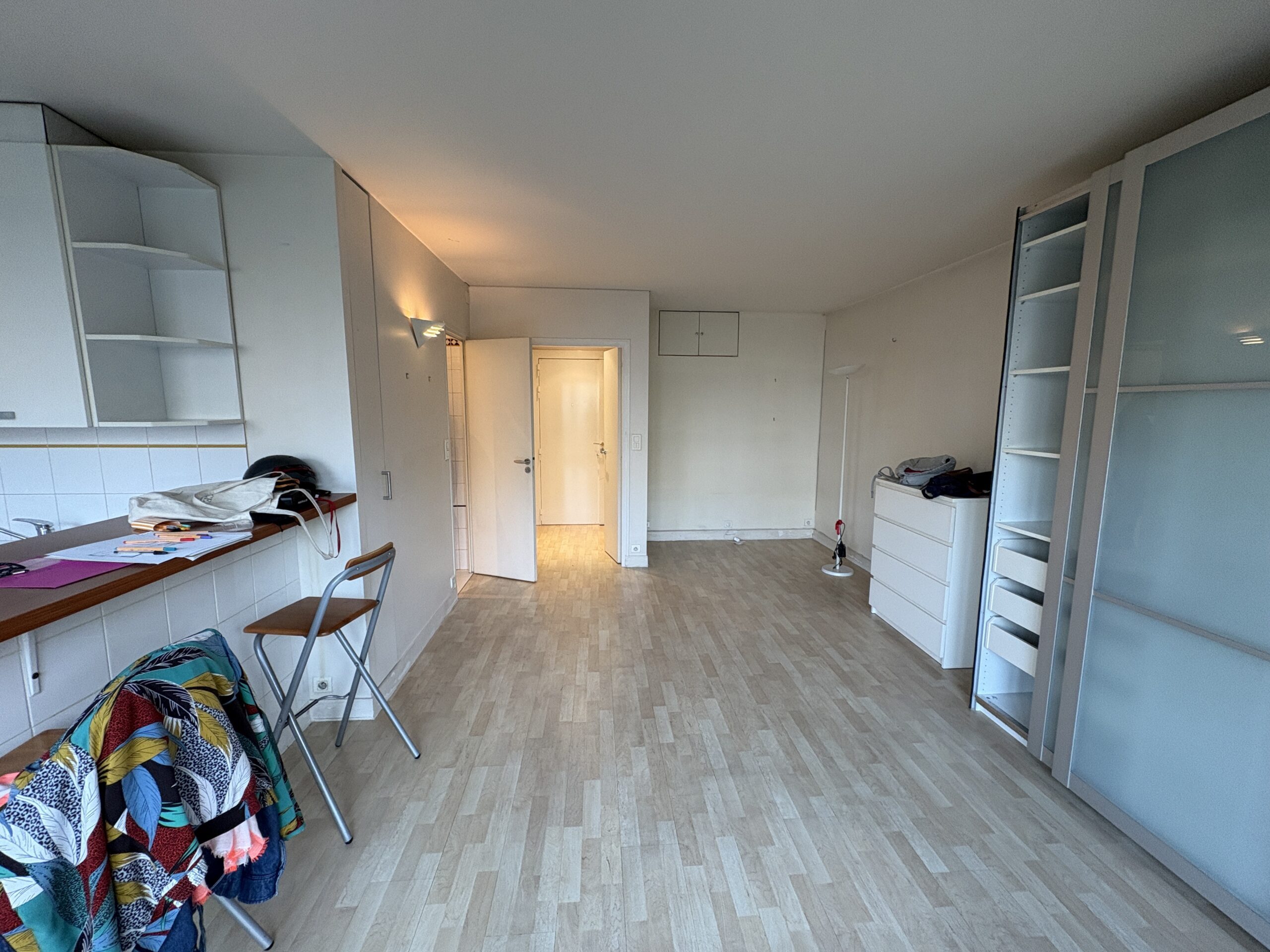 Le séjour avant la création de l'espace nuit à levallois