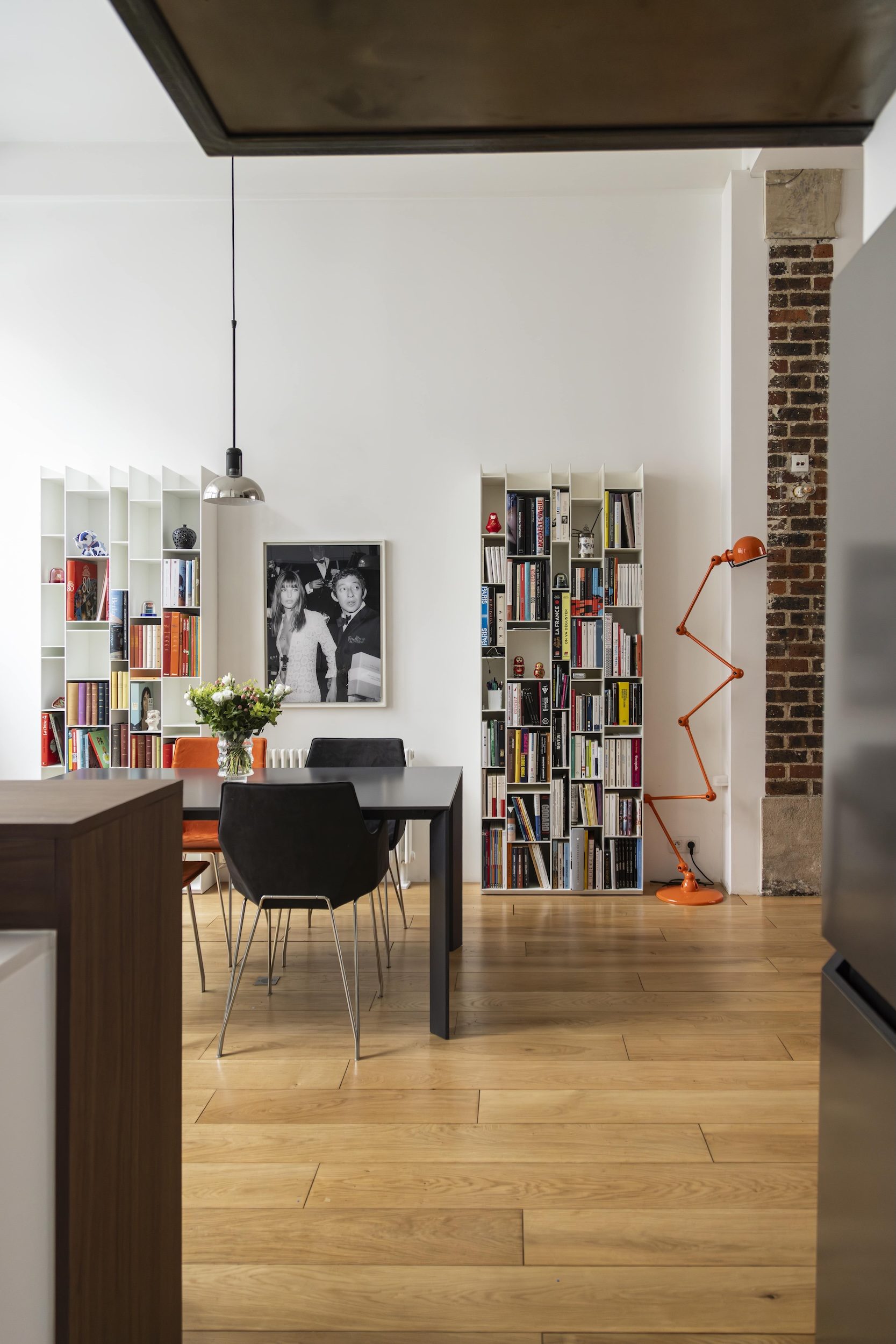 Salon spacieux après agrandissement – Studio mitoyen Clichy