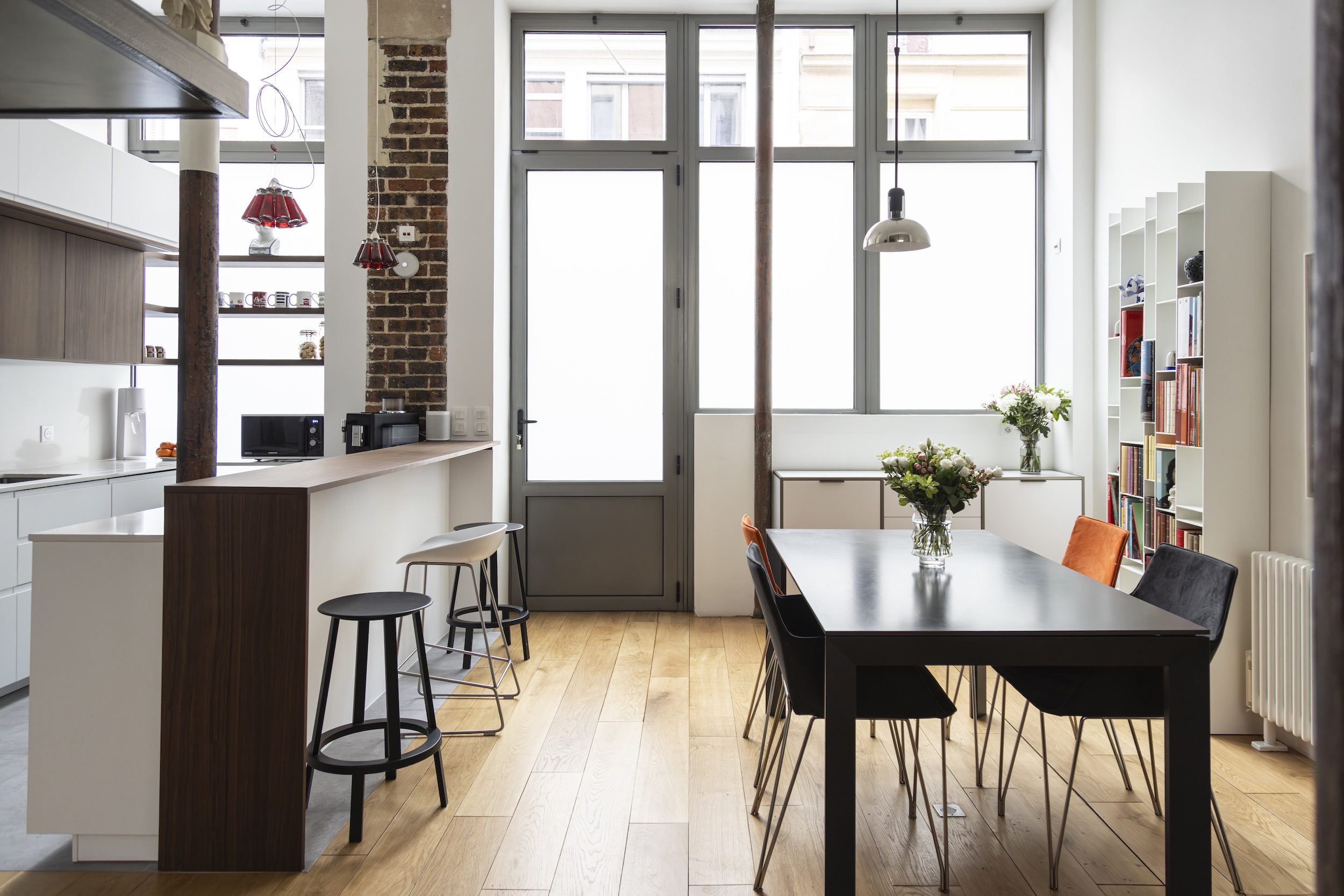 Salon spacieux après agrandissement – Studio mitoyen Clichy